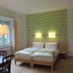 Haus Schonstatt Hotel