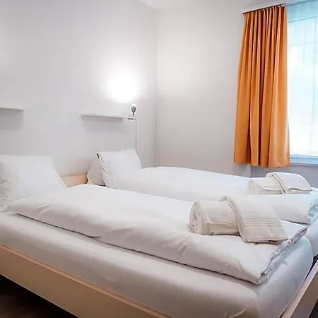 Hotel Haus Schonstatt 3*